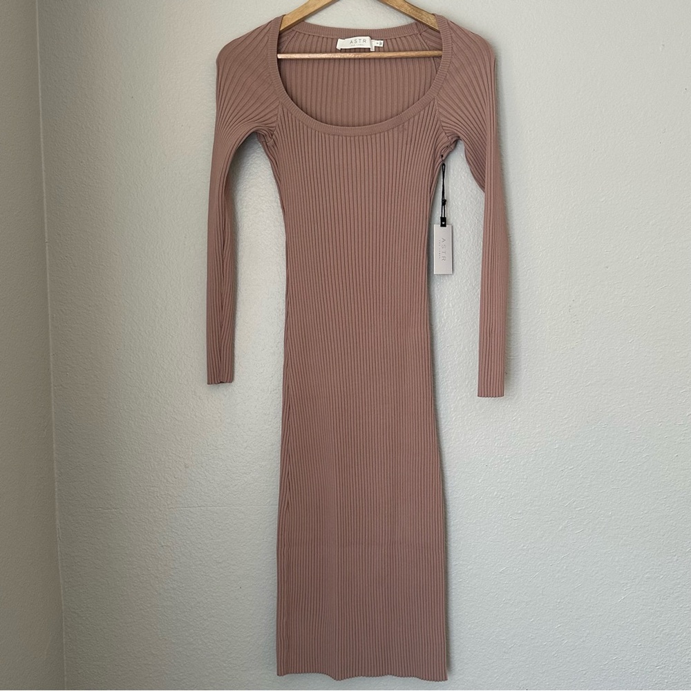ASTR The Label Dress Ribbed Knit midi dress Size Small astr dress Mauve
